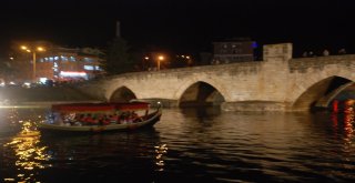 (Özel) Yeşilırmakta Osmanlı Kayıkları Yüzmeye Başladı