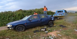 Otomobil Bir Yana Motoru Bir Yana