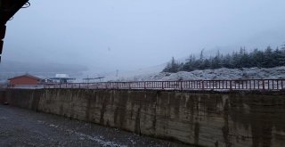 İzmire Mevsimin İlk Karı Düştü