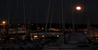 Ay Tutulması Çeşmeyi Daha Da Güzelleştirdi