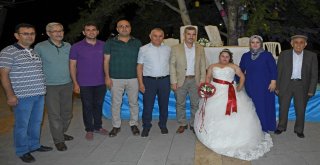 Down Sendromlu Genç Kızın Evlilik Hayali Gerçek Oldu