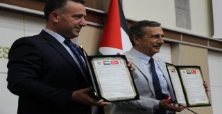 Tepebaşı İle Salfeet Kardeş Şehir Oldu