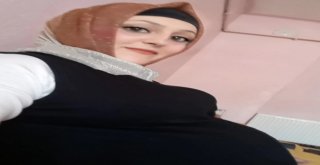 Genç Anne, 8 Aylık Bebeği Kucağında Toprağa Verildi