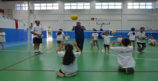 Ergene Belediyesi Gençleri Kötü Alışkanlıklardan Sporla Uzak Tutuyor