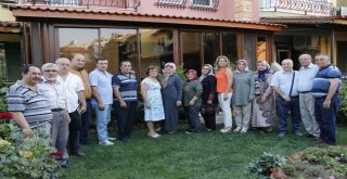 47 Yıl Sonra Gelen Sürpriz Plaket