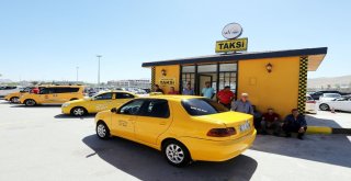 Vanda Taksi Durakları Yenileniyor