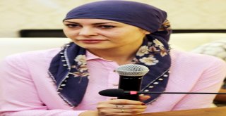 Alman Natascha Kelime-İ Şehadet Getirirken Gözyaşlarını Tutamadı