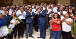 Yeldana Alkış Ve Gözyaşlarıyla Veda