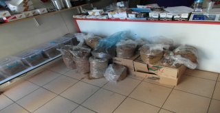 Duvarın İçindeki Bölümden 30 Bin Paket Kaçak Sigara Çıktı