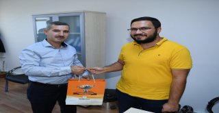 Çınar, Belediye Çalışanlarının Bayramını Kutladı