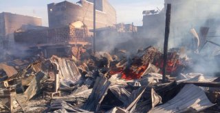 Kenyada Pazar Yerinde Yangın: 15 Ölü