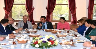 Başkan Sarıkurt Muhtarlarla Buluştu