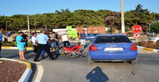 Ayvalıkta Motosiklet İle Otomobil Çarpıştı: 1 Yaralı