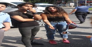 Çarşaflı Önleme Rağmen Meyve Suyu İçip Simit Yiyerek İzledi