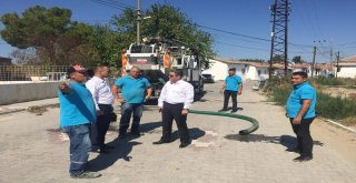 Paşaköy Mahallesinde Yağmursuyu Izgaralarına Temizlik
