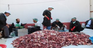 Umut Kervanından Bin Aileye Kurban Eti