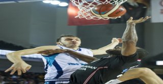 Tahincioğlu Basketbol Süper Ligi: Türk Telekom: 74 - Beşiktaş Sompo Japan: 66