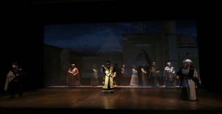 Sultan-Ül Bahreyn İki Denizin Sultanı Sahnelendi