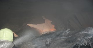 Denizlide Depoda Çıkan Yangın Devam Ediyor