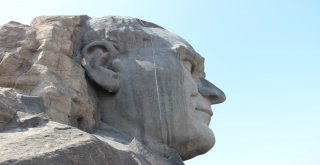 Türkiyenin En Büyük Atatürk Maskı Bakıma Alındı