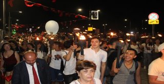 İzmirde Haluk Levent Rüzgarı Esti