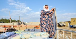 Sıcaklık Bunalttı, Yataklar Damlara Taşındı