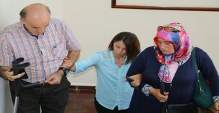 Rizede Yol Olmadığı İçin Sırtta Taşınarak Evine Ulaşan Ms Hastasına Vatandaşlardan Destek