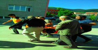 Camide Bayılan Vatandaşa İlk Müdahaleyi İmam Ve Müezzin Yaptı