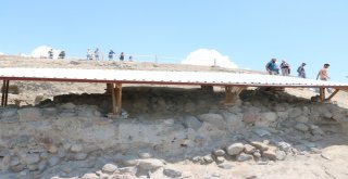 Kınık Höyükte 6 Bin Yıl Öncesine Ait Pers Tapınağı Bulundu