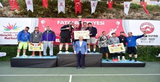 Fatihte 3X3 Sokak Basketbolu Turnuvasında Dereceye Giren Sporcular Ödüllendirildi