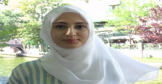 (Özel) Hint Dizilerinden Görüp Kına Tasarımı Yapmaya Başladı