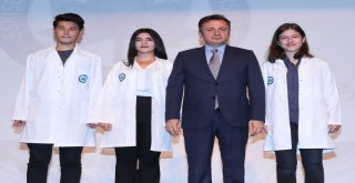 Esogü Tıp Fakültesinin Yeni Öğrencileri Beyaz Önlüklerini Giydi