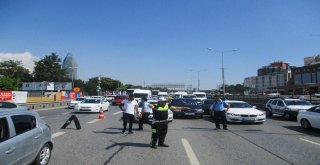 (Özel) Kadıköydeki Zincirleme Kazada Trafik Felç Oldu