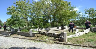 Şuhut İlçe Mezarlığında Çevre Düzenleme Çalışmaları Başladı