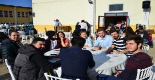 Gediz Protokolü Üniversite Öğrencileri İle Kahvaltıda Buluştu
