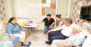 Balçovada Yaşlıları Sevindiren Destek