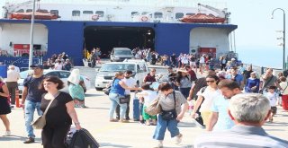 Deniz Otobüslerinde Tatilci Yoğunluğu
