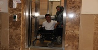 Doğuştan Engelli Ömerin Tek Hayali Kendi Parasını Kazanabilmek