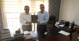 15 Temmuz İhanetini Arapça Kitap Olarak Hazırladı