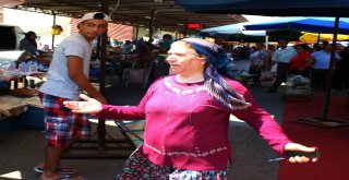 Dua Bahanesiyle Üç Bileziği Çalınan Yaşlı Kadın Gözyaşlarına Boğuldu