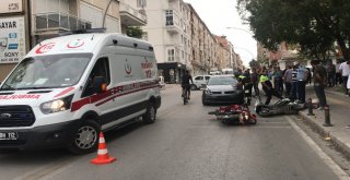 Karamanda Otomobille Elektrikli Bisikletler Çarpıştı: 3 Yaralı