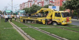 U Dönüşü Yapmak İsteyen Kurtarıcı, Tramvay Seferlerini 1 Saat Aksattı