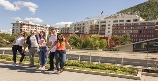 İzmir Ekonomiye Bin 736 Yeni Öğrenci