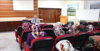 Kuran Kursu Öğreticilerine Mesleki Eğitim Kursu