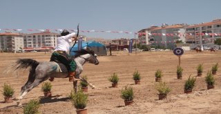 Atlı Okçular Elazığda Kıyasıya Yarıştı
