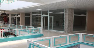 Eyyübiye Belediyesi Yanan İş Merkezinin Tadilatını Yaptı