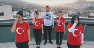 Yozgat Şehir Hastanesi Çalışanları İstiklal Marşını İşaret Dili İle Okudu