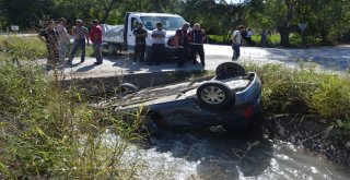 Otomobil Sulama Kanalına Uçtu: 4 Yaralı