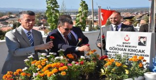 Şehitlikler Ziyaret Edildi