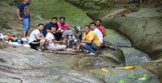 Kayalıdere Şelaleleri Ziyaretçi Akınına Uğruyor